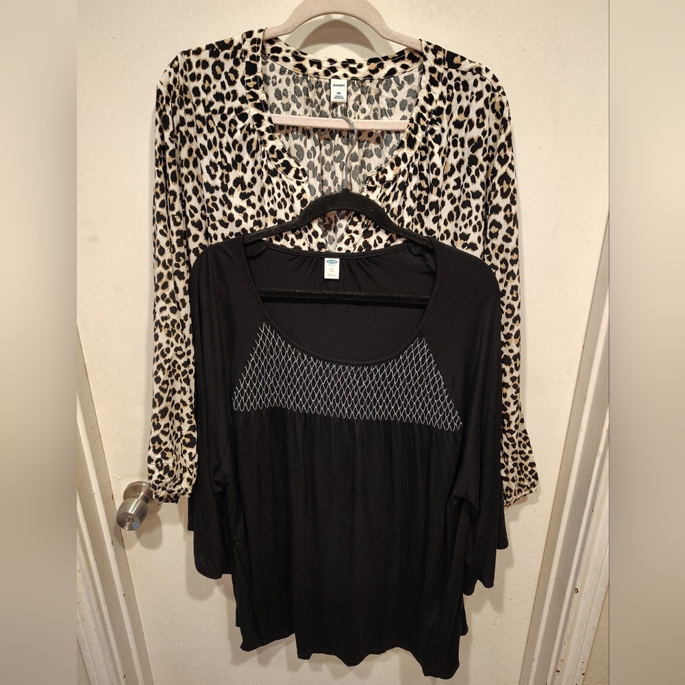 Old Navy Lot of 2 Women's Casual Tops Sz XXL Animal Print Boho Peasant Mobwife